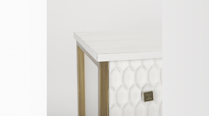 Savannah-gold-cabinets-3door-7
