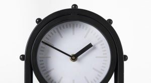 Marian-Oval-Clock-black5