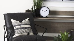 Marian-Round-Clockblack12